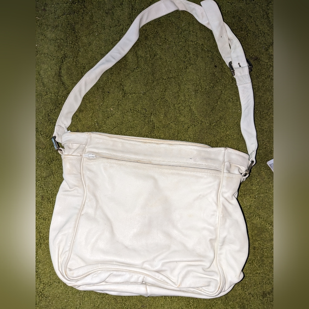 White Leather Tote w/adjustable strap